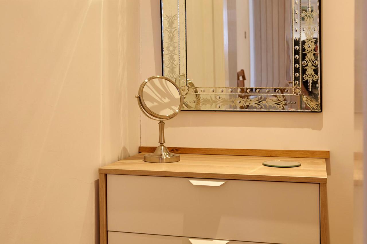 The Mural - Centre - Your Apartamento *