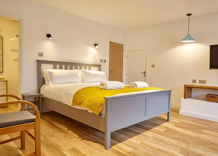 The Mural - City Centre - Your Apartment